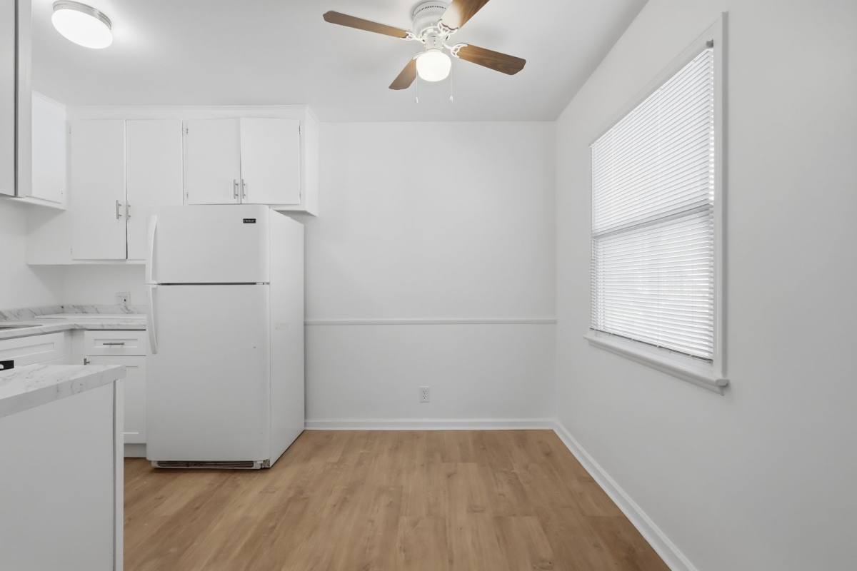 Apartment for rent at 12805 Vanowen St, North Hollywood, CA 91605