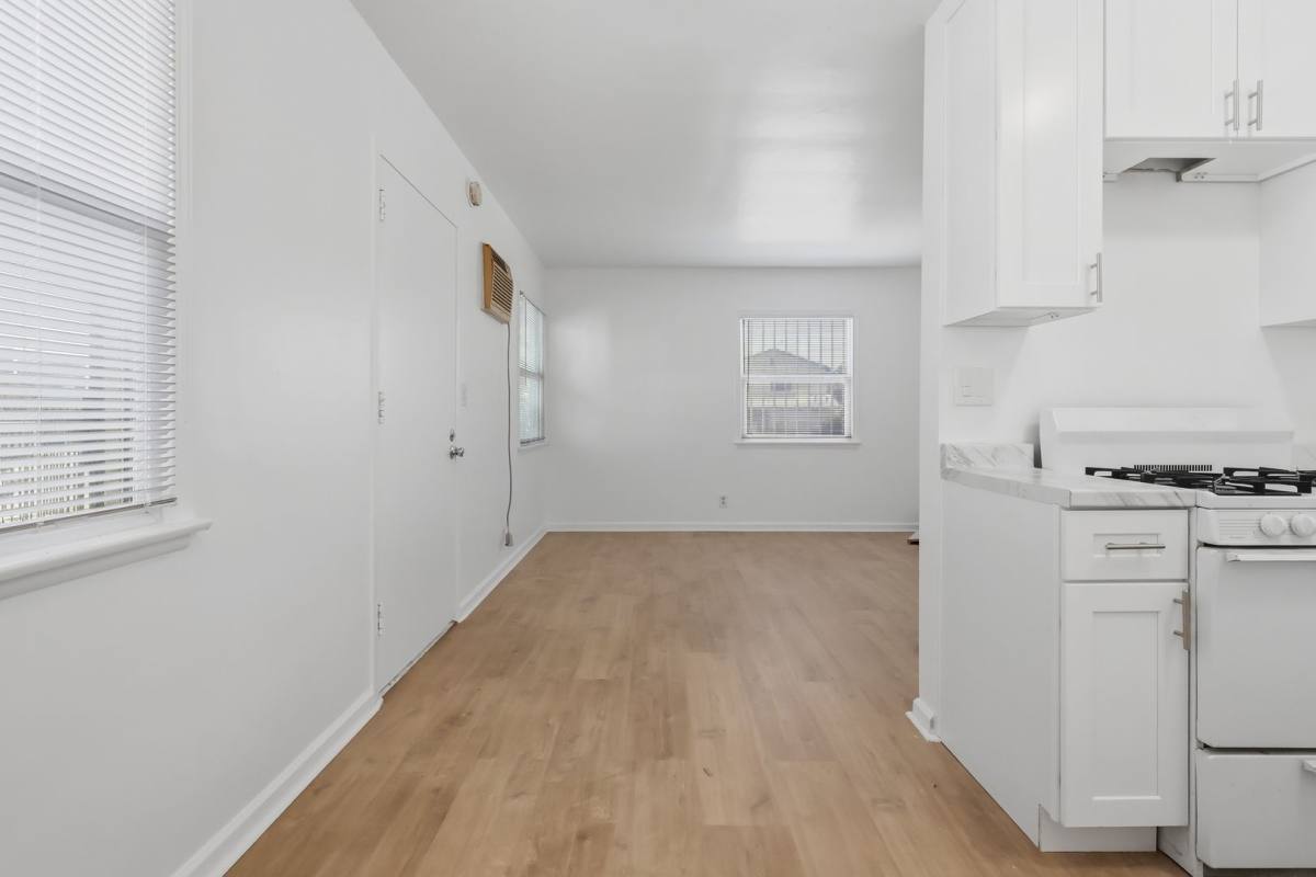 Apartment for rent at 12805 Vanowen St, North Hollywood, CA 91605