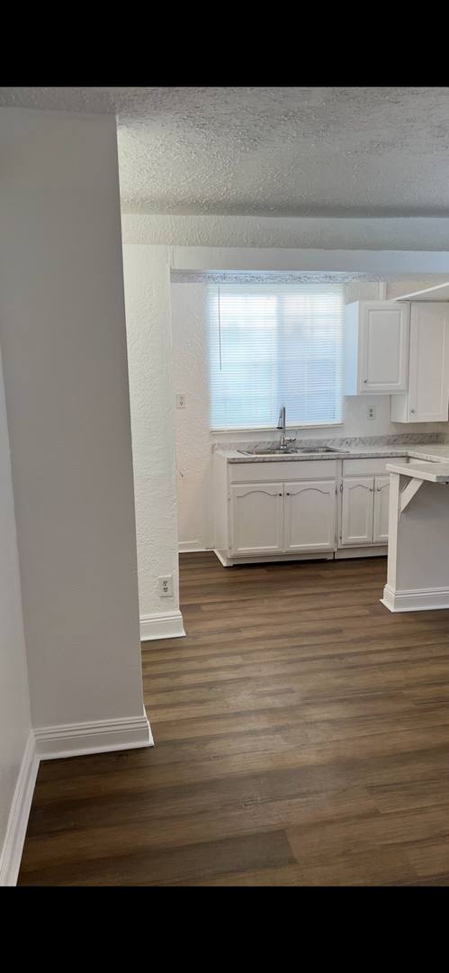 Apartment for rent at 3958 S Normandie Ave, Los Angeles, CA 90037