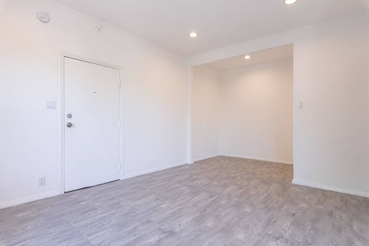 Apartment for rent at 1057 S Western Ave, Los Angeles, CA 90006