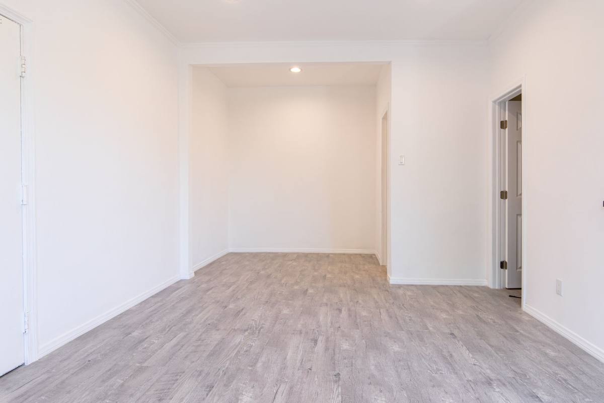 Apartment for rent at 1057 S Western Ave, Los Angeles, CA 90006