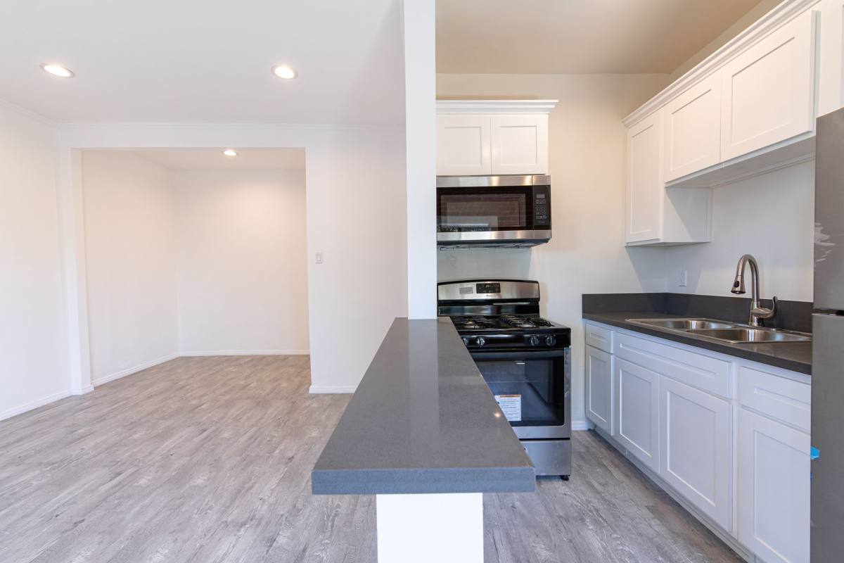 Apartment for rent at 1057 S Western Ave, Los Angeles, CA 90006