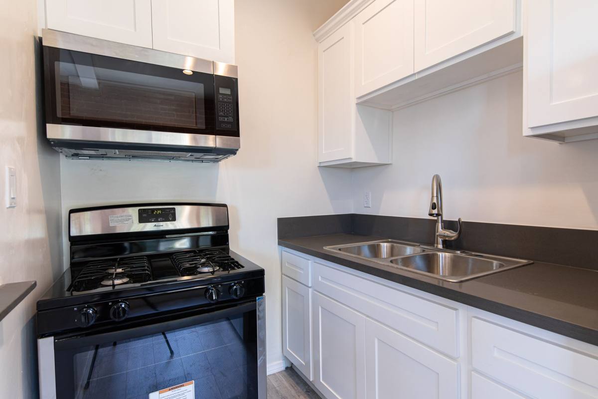 Apartment for rent at 1057 S Western Ave, Los Angeles, CA 90006