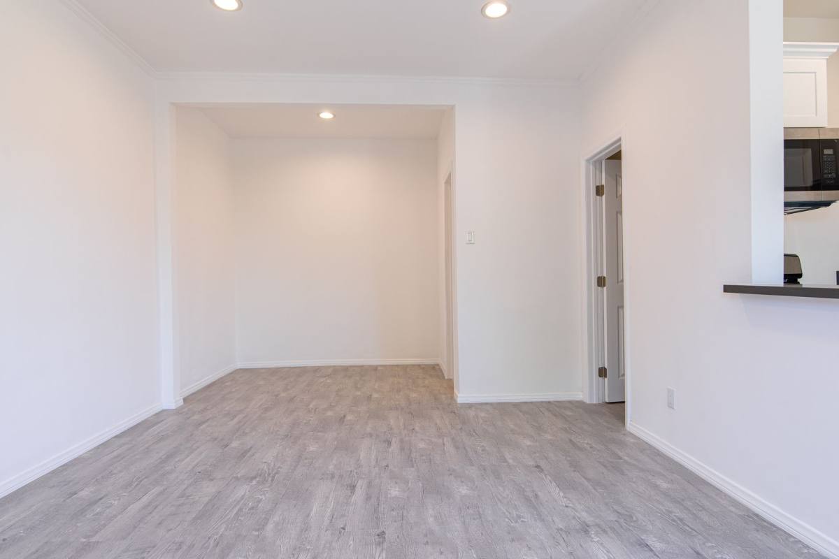 Apartment for rent at 1057 S Western Ave, Los Angeles, CA 90006