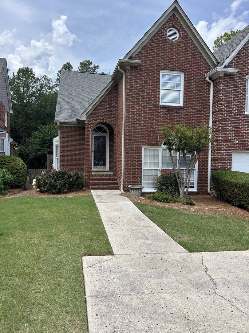 House for rent at 2031 Stone Brook Dr, Birmingham, AL 35242