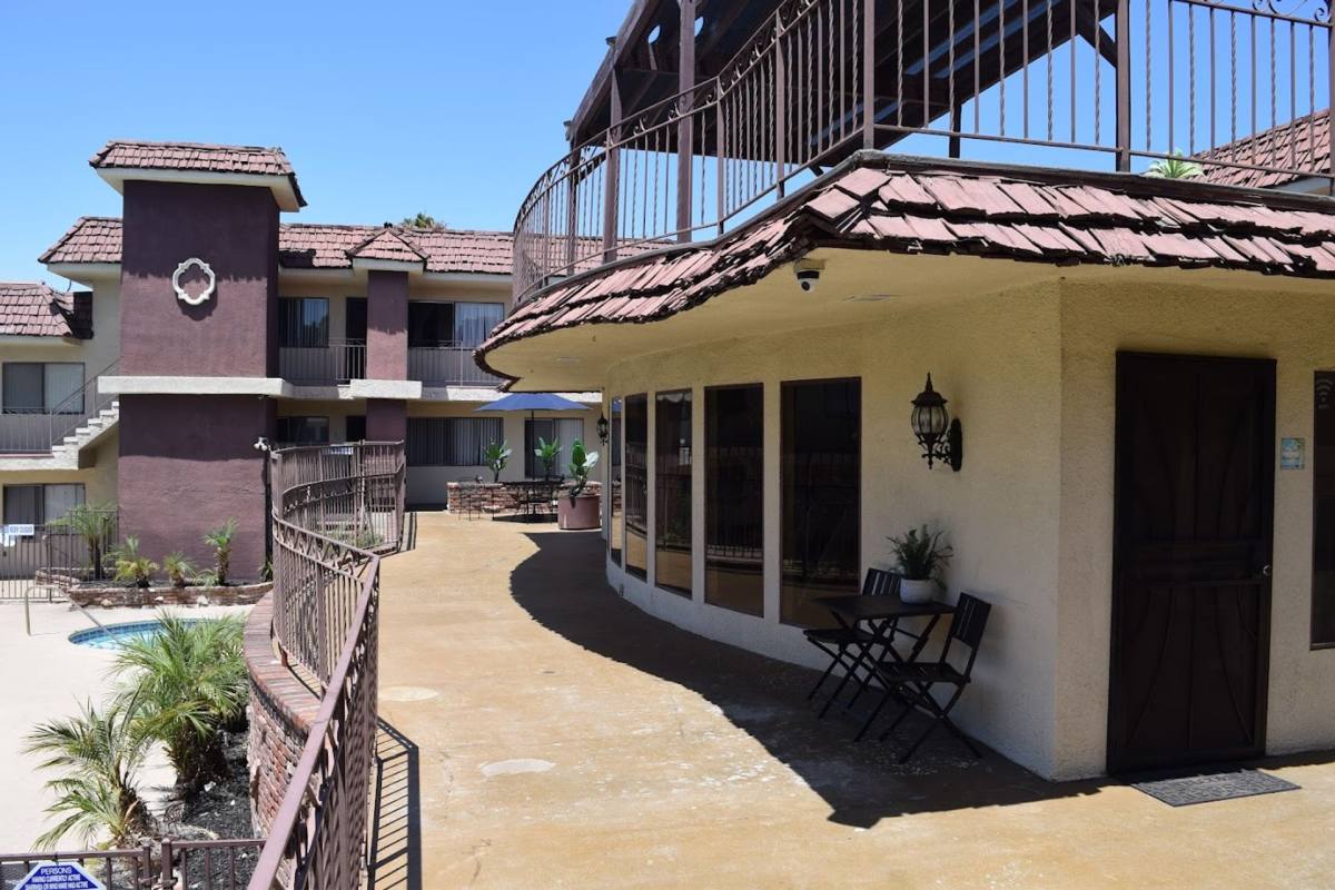 Apartment for rent at 3601 Rosecrans Ave, Hawthorne, CA 90250