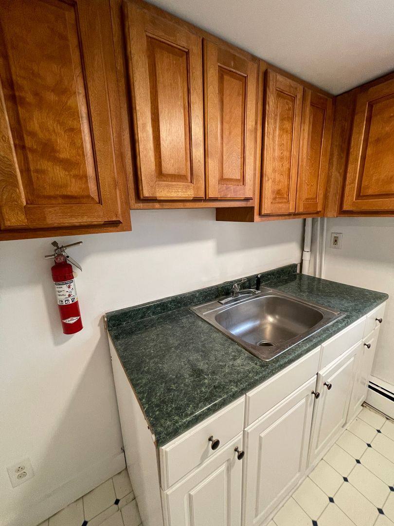 Apartment for rent at 170 Grand St, Newburgh, NY 12550