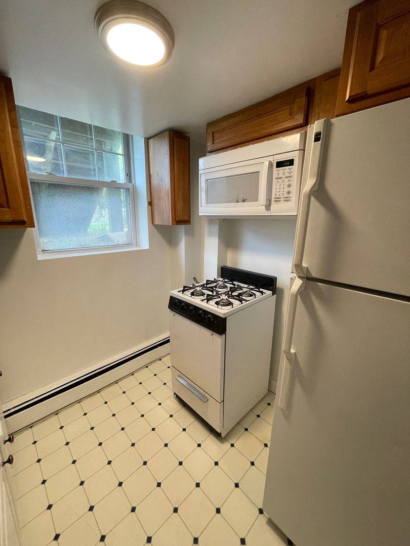 Apartment for rent at 170 Grand St, Newburgh, NY 12550