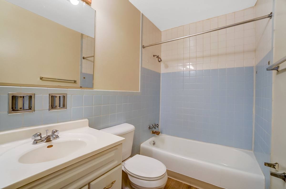 Apartment for rent at 797, 807, 827 S James Rd, Columbus, OH 43227