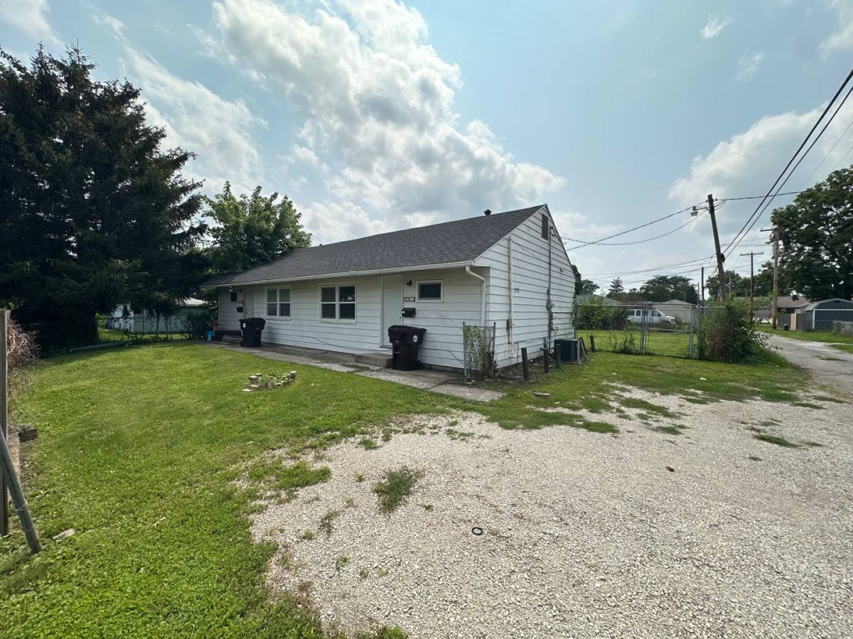Apartment for rent at 719 E Sangamon Ave, Rantoul, IL 61866