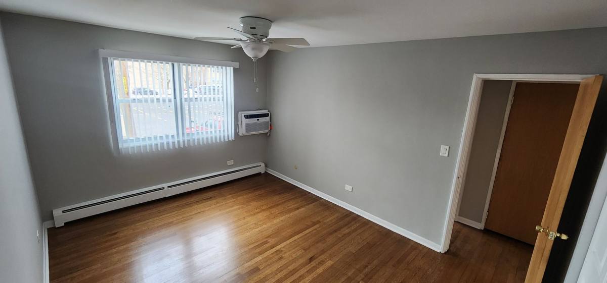 Apartment for rent at 2349-59 W Jarvis 7335-37 N Western, Chicago, IL 60645
