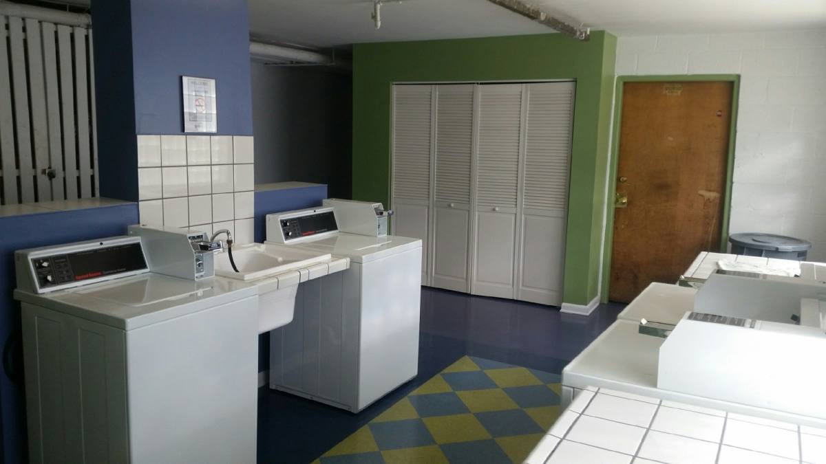 Apartment for rent at 2349-59 W Jarvis 7335-37 N Western, Chicago, IL 60645