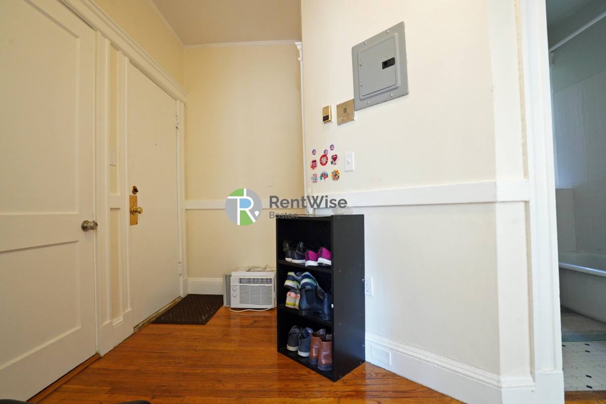 Apartment for rent at 1844 Commonwealth Ave #6, Brighton, MA 02135