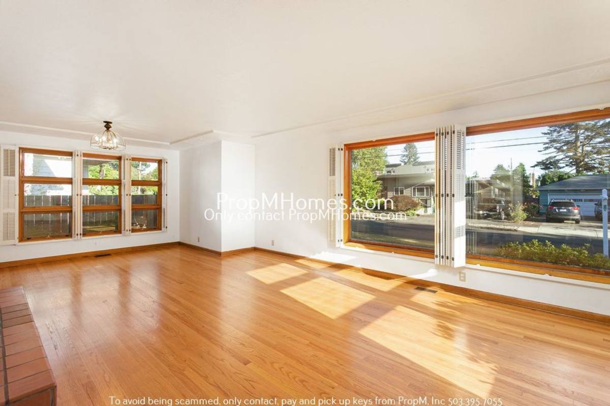 House for rent at 4111 SE Cooper St, Portland, OR 97206