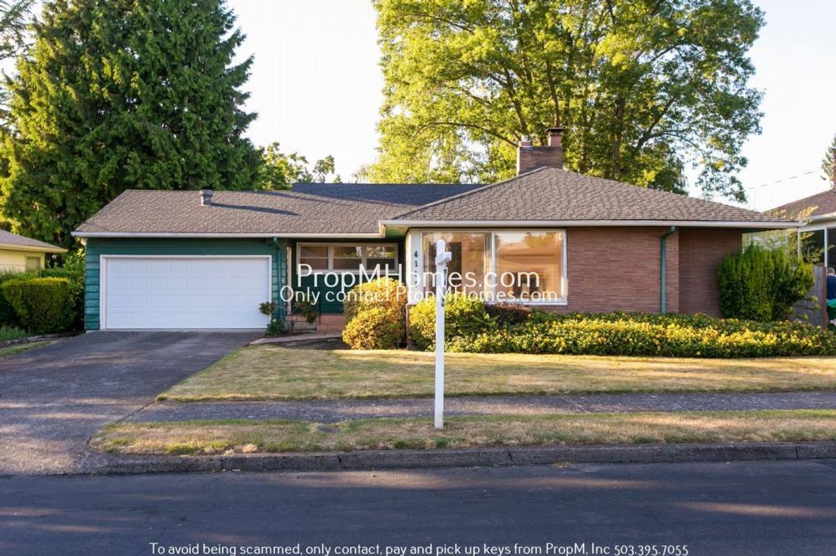 House for rent at 4111 SE Cooper St, Portland, OR 97206