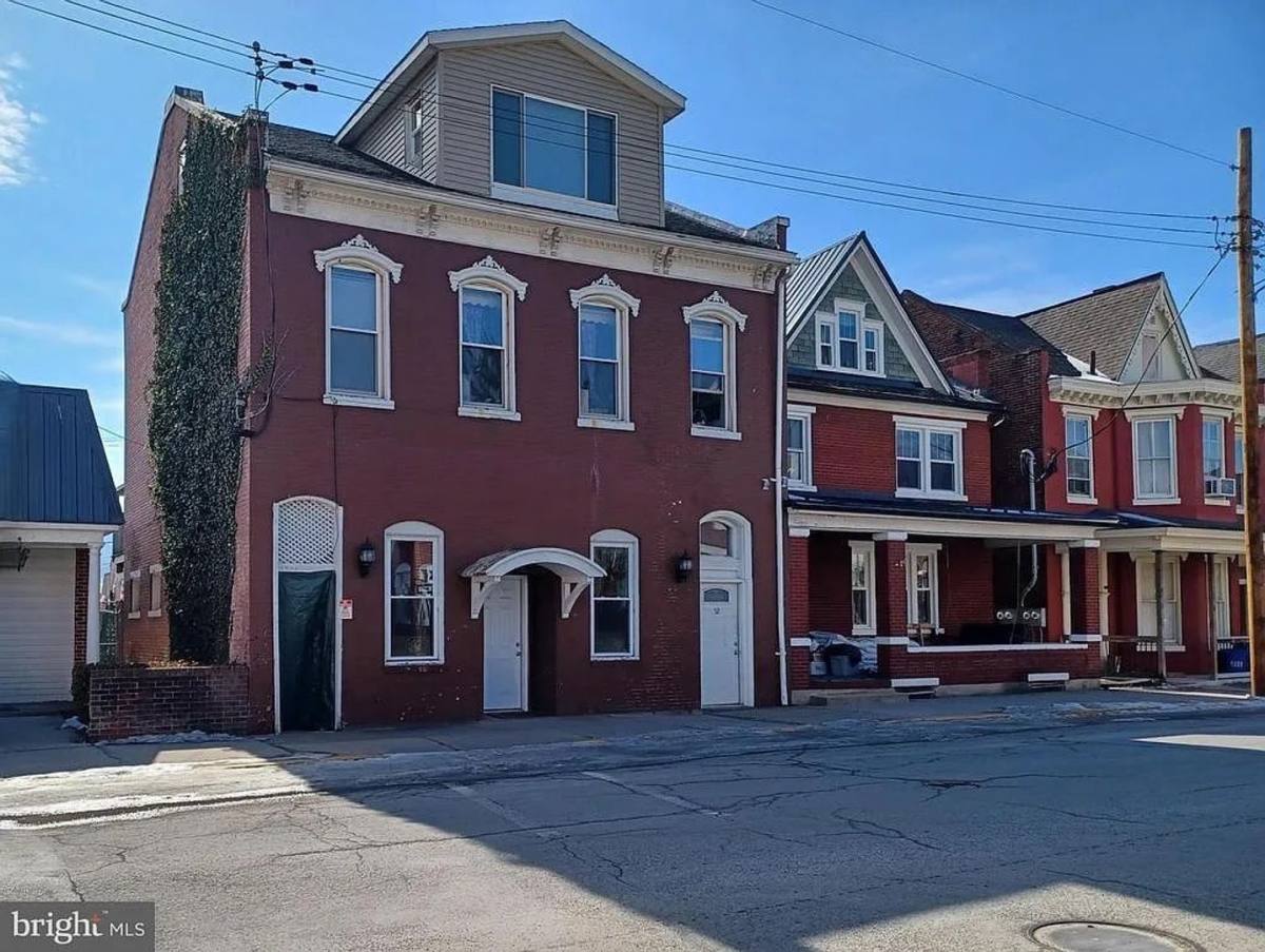 Apartment for rent at 52 Chestnut St, Lewistown, PA 17044