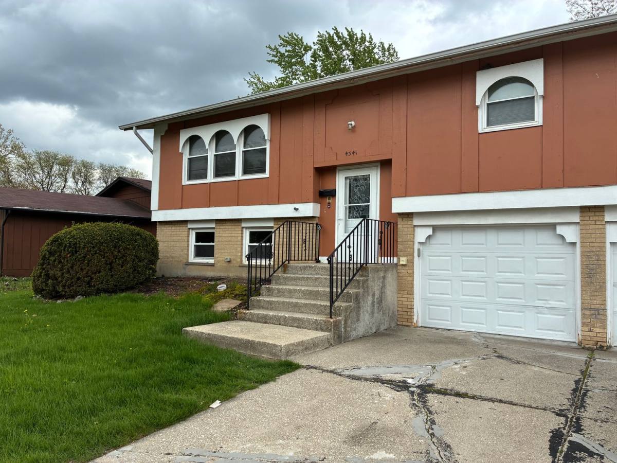 Apartment for rent at 4341 189th St #SFH, Country Club Hills, IL 60478
