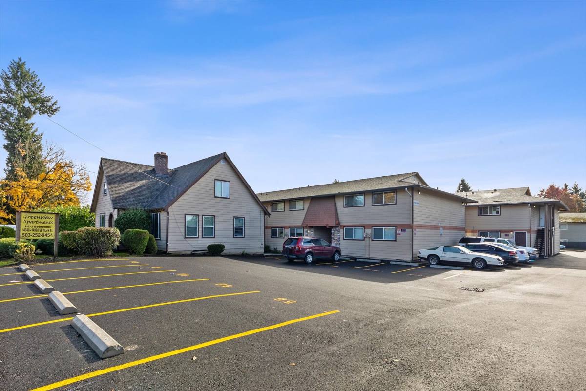Apartment for rent at 14948-14998 SE Stark, Portland, OR 97233