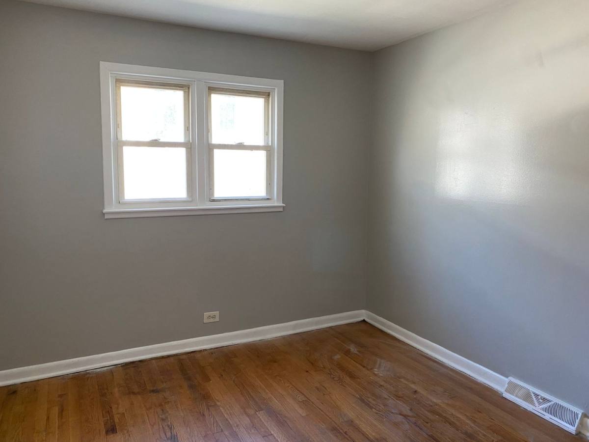 Apartment for rent at 9040 S Dauphin Ave #D, Chicago, IL 60619