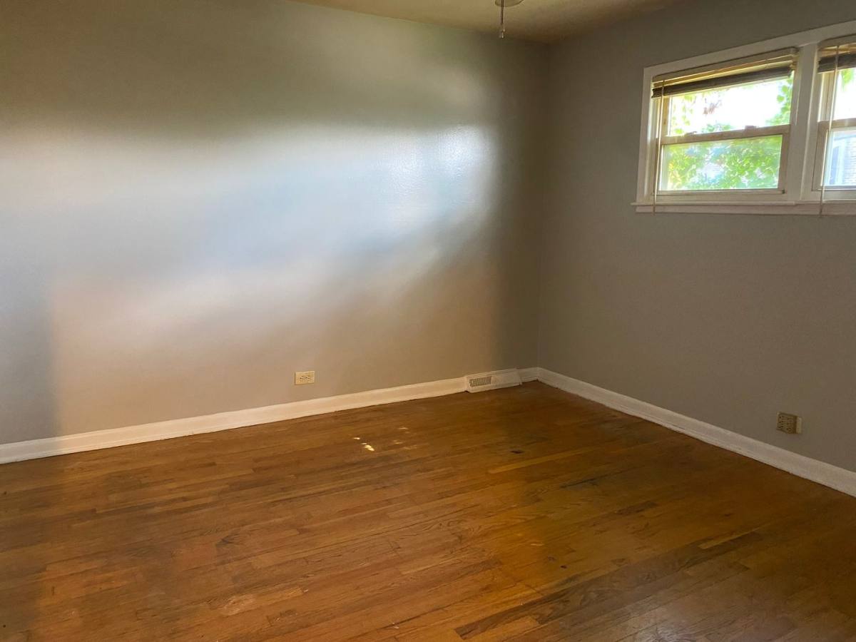 Apartment for rent at 9040 S Dauphin Ave #D, Chicago, IL 60619