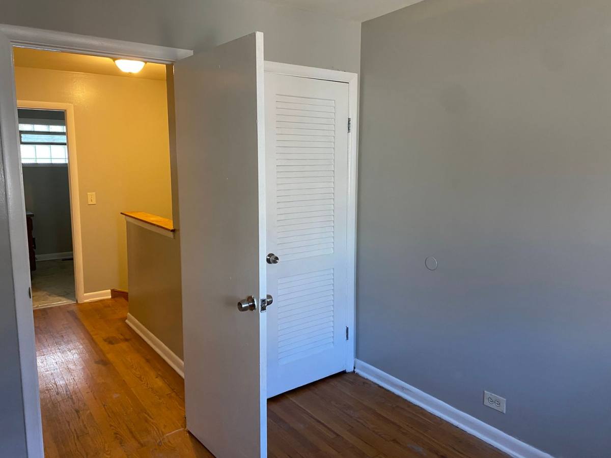 Apartment for rent at 9040 S Dauphin Ave #D, Chicago, IL 60619