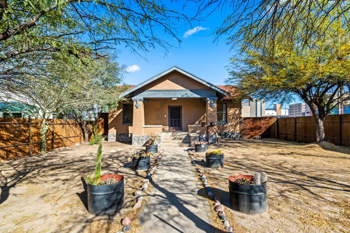 Apartment for rent at 1541 E Mabel, Tucson, AZ 85719