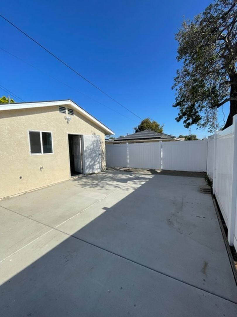 House for rent at 6377 Newsome Dr, San Diego, CA 92115