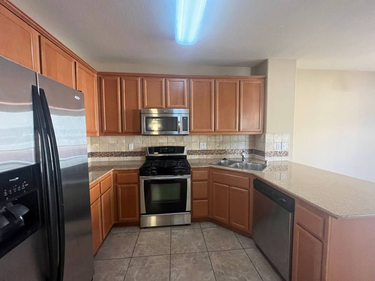 House for rent at 50 Regency Park Circle, Sacramento, CA 95835