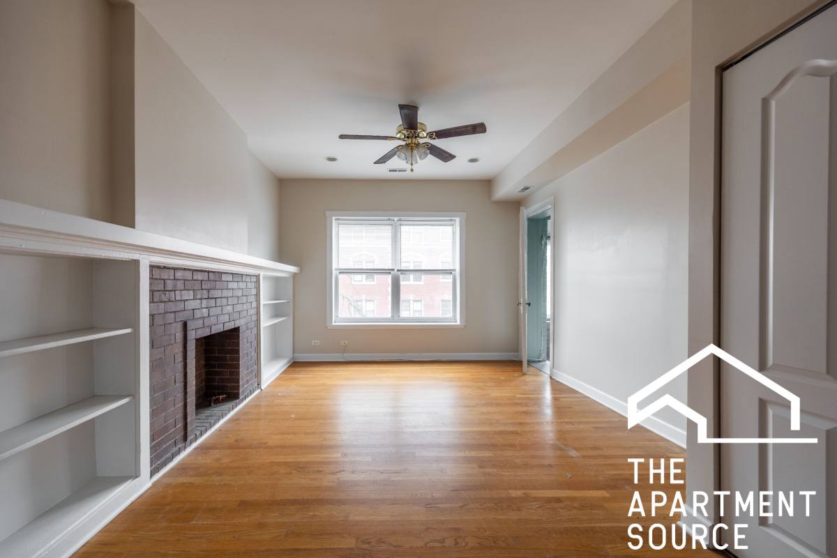 Apartment for rent at 7462 N Greenview Ave #1, Chicago, IL 60626