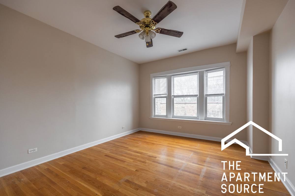 Apartment for rent at 7462 N Greenview Ave #1, Chicago, IL 60626