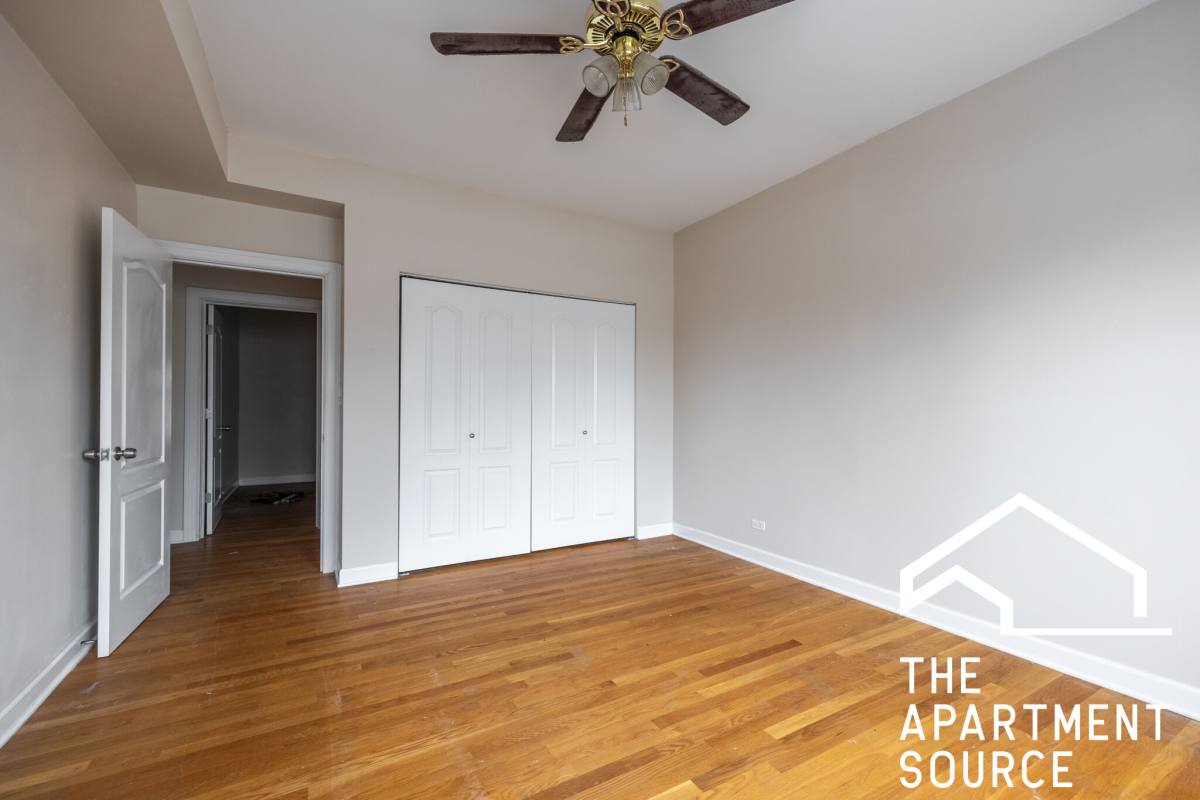Apartment for rent at 7462 N Greenview Ave #1, Chicago, IL 60626
