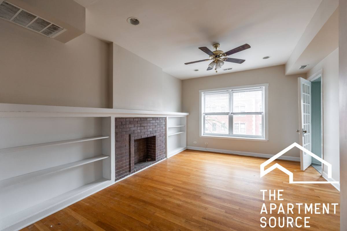 Apartment for rent at 7462 N Greenview Ave #1, Chicago, IL 60626