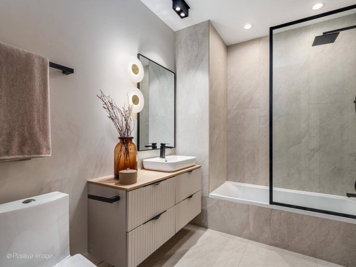 Apartment for rent at 1235 N Ashland Ave #502, Chicago, IL 60622