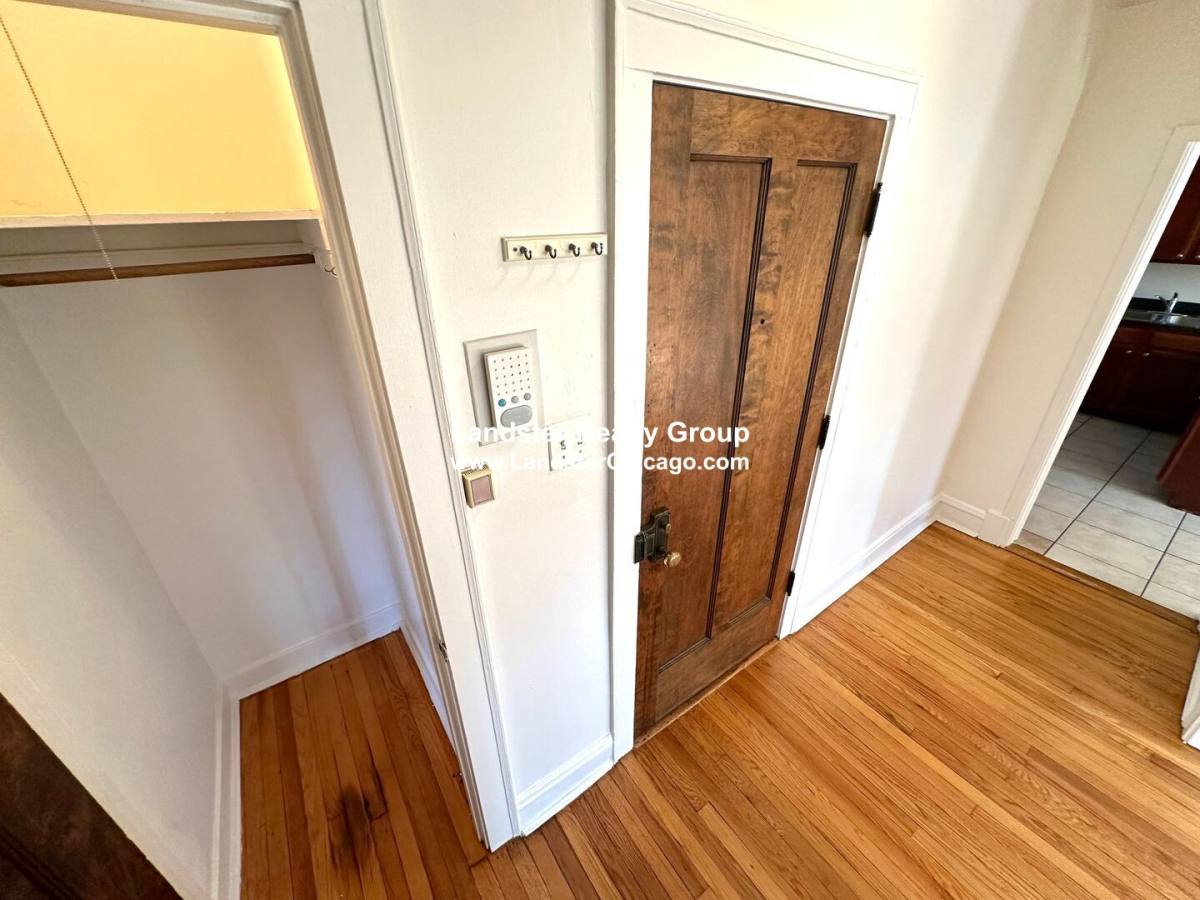 Apartment for rent at 1754 W N Shore Ave #1, Chicago, IL 60626