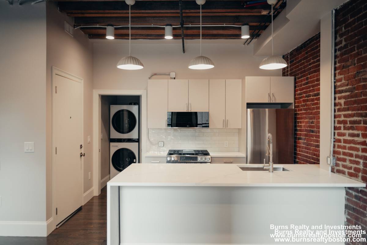 Apartment for rent at 281 Franklin St, Boston, MA 02110