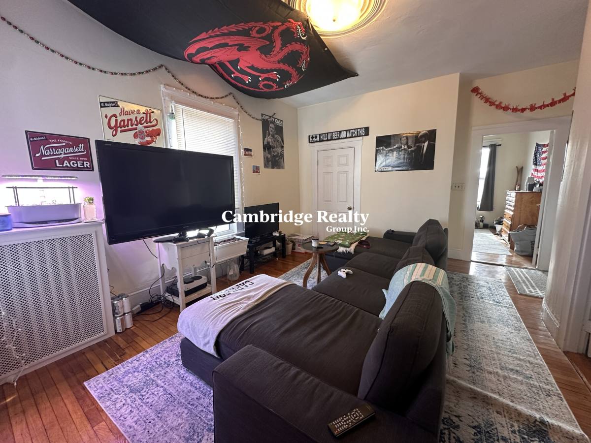House for rent at 543 Broadway #1, Somerville, MA 02145