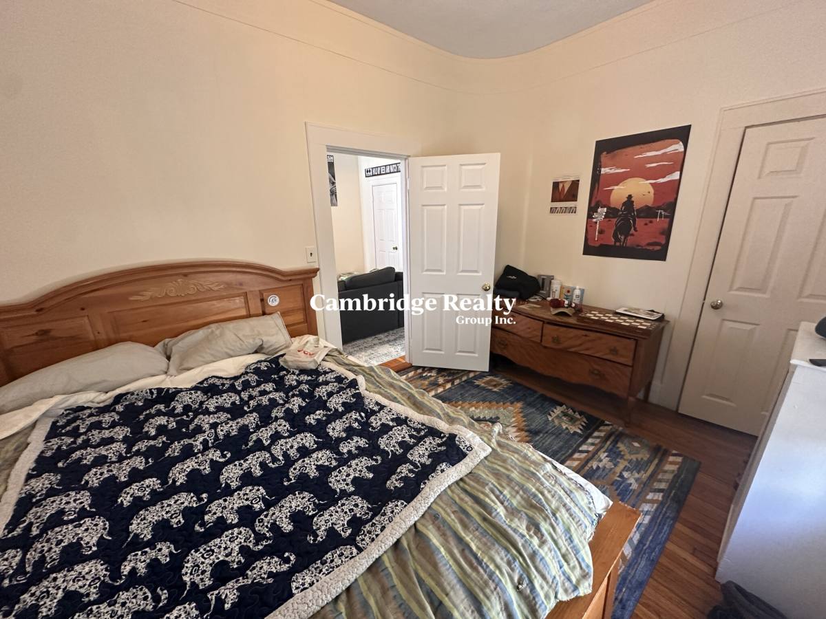 House for rent at 543 Broadway #1, Somerville, MA 02145