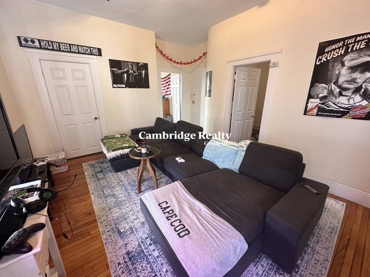 House for rent at 543 Broadway #1, Somerville, MA 02145