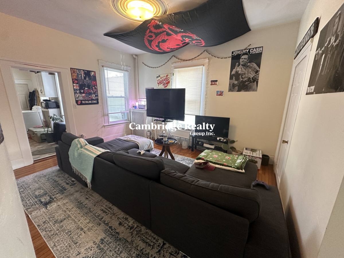 House for rent at 543 Broadway #1, Somerville, MA 02145