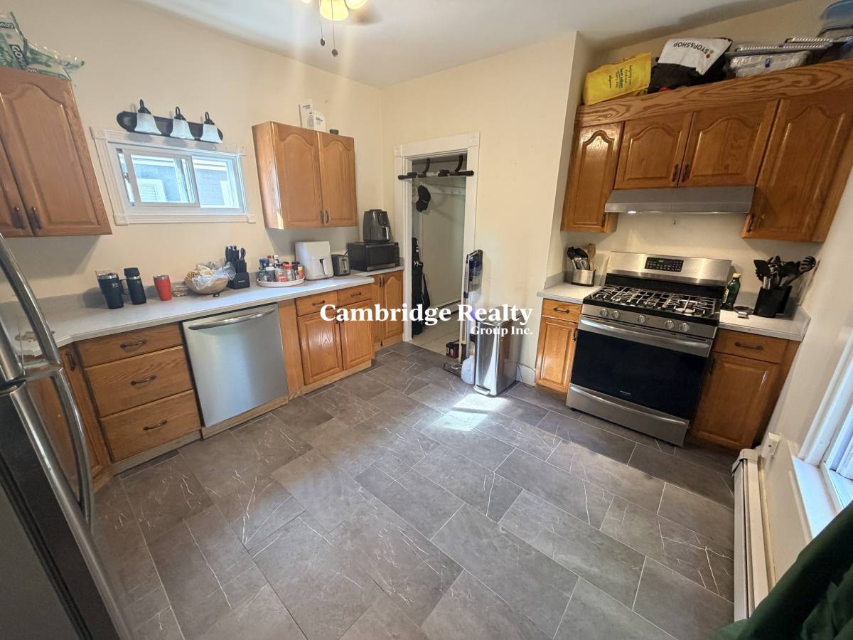 House for rent at 19 Berkeley St #1, Somerville, MA 02143