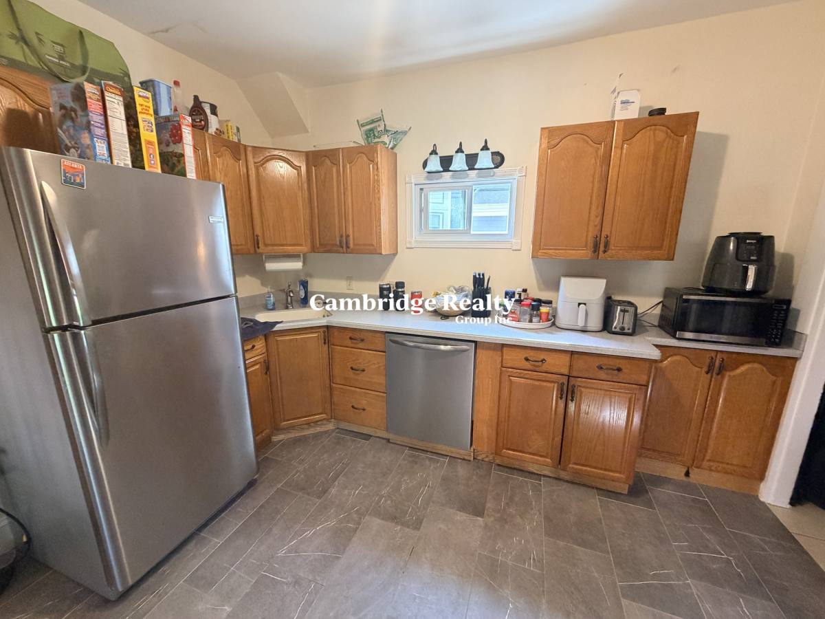 House for rent at 19 Berkeley St #1, Somerville, MA 02143