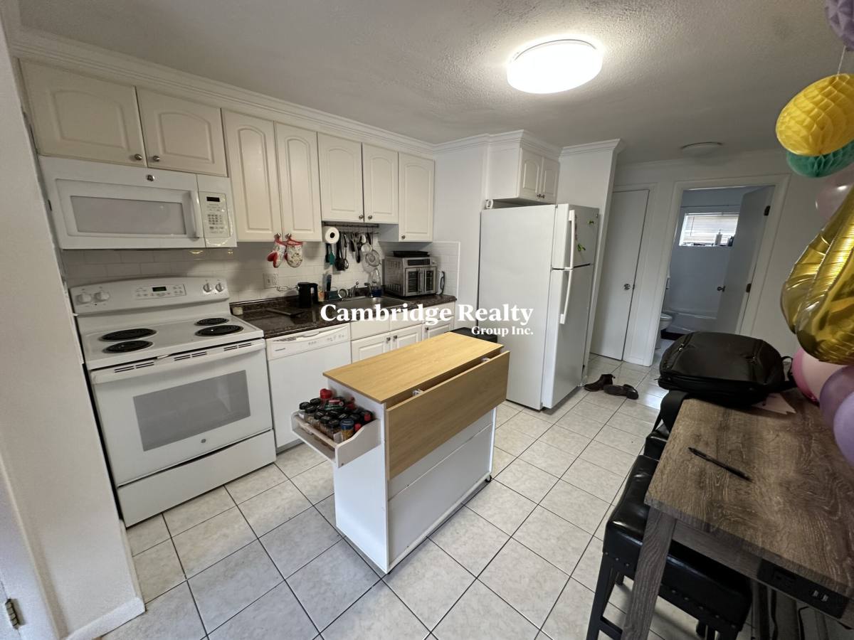 Apartment for rent at 16 Westford #6T, Allston, MA 02134