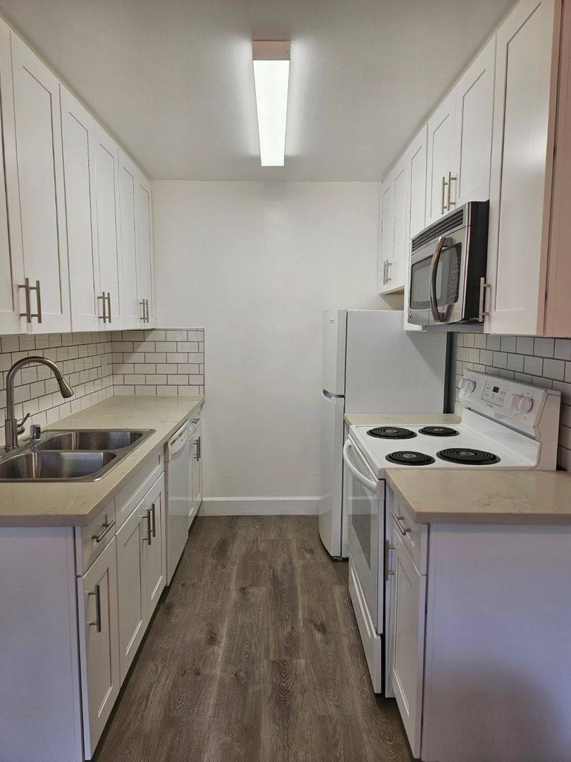 Apartment for rent at 984 Kiely Blvd, Santa Clara, CA 95051