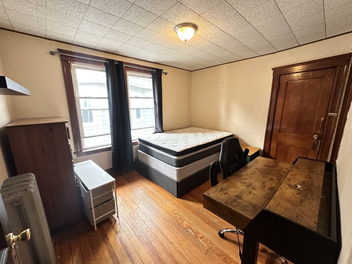 House for rent at 142 W Adams #2, Somerville, MA 02144