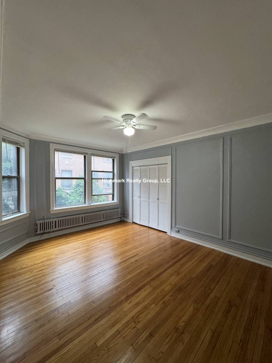 Apartment for rent at 1371 W Estes Ave #2D, Chicago, IL 60626