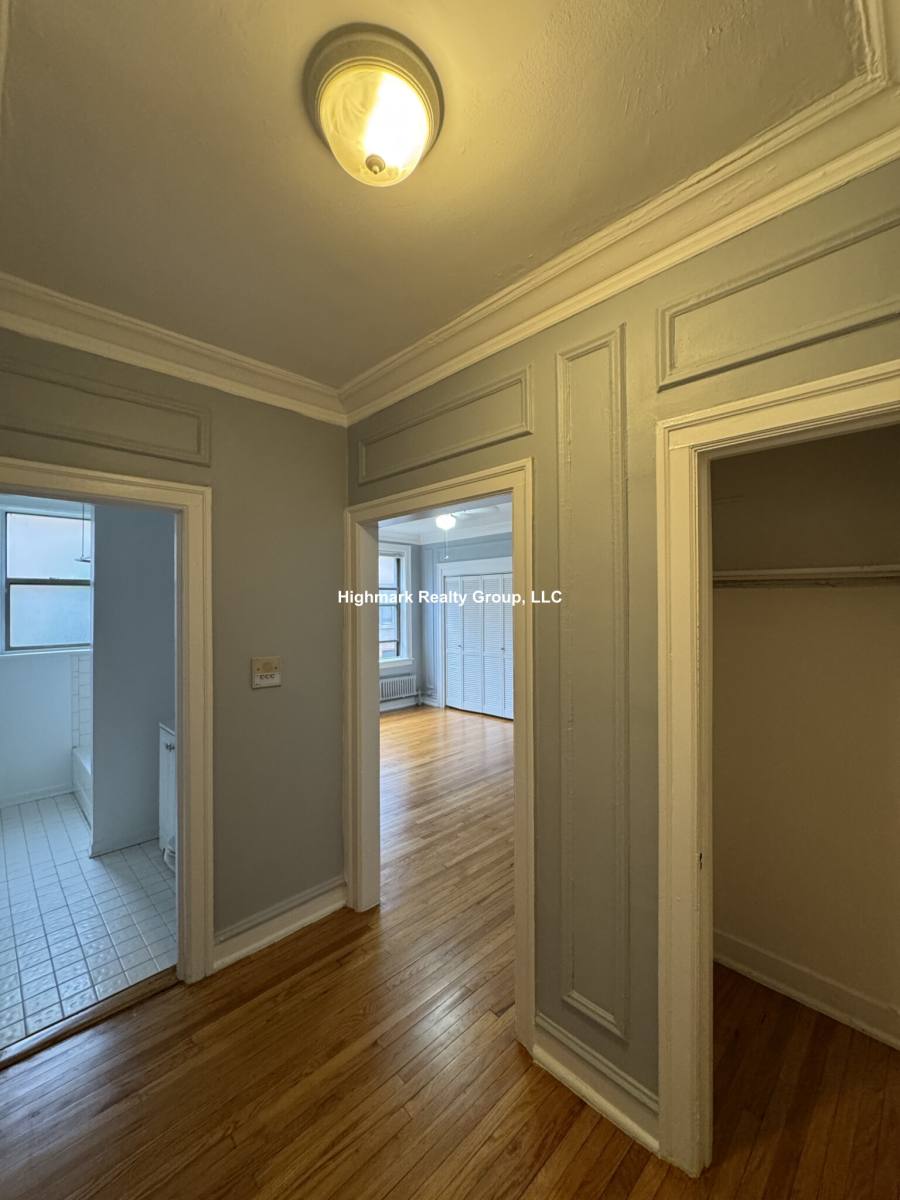 Apartment for rent at 1371 W Estes Ave #2D, Chicago, IL 60626