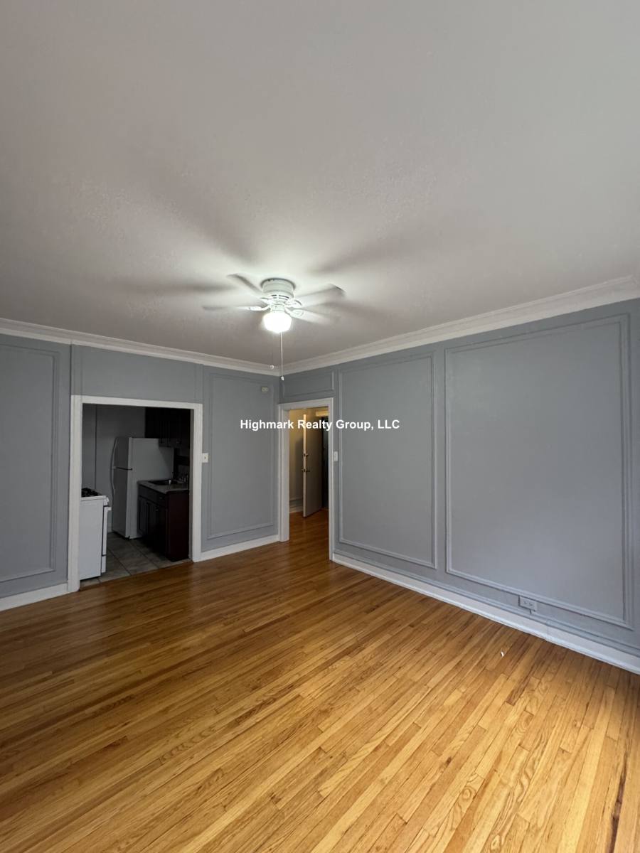 Apartment for rent at 1371 W Estes Ave #2D, Chicago, IL 60626