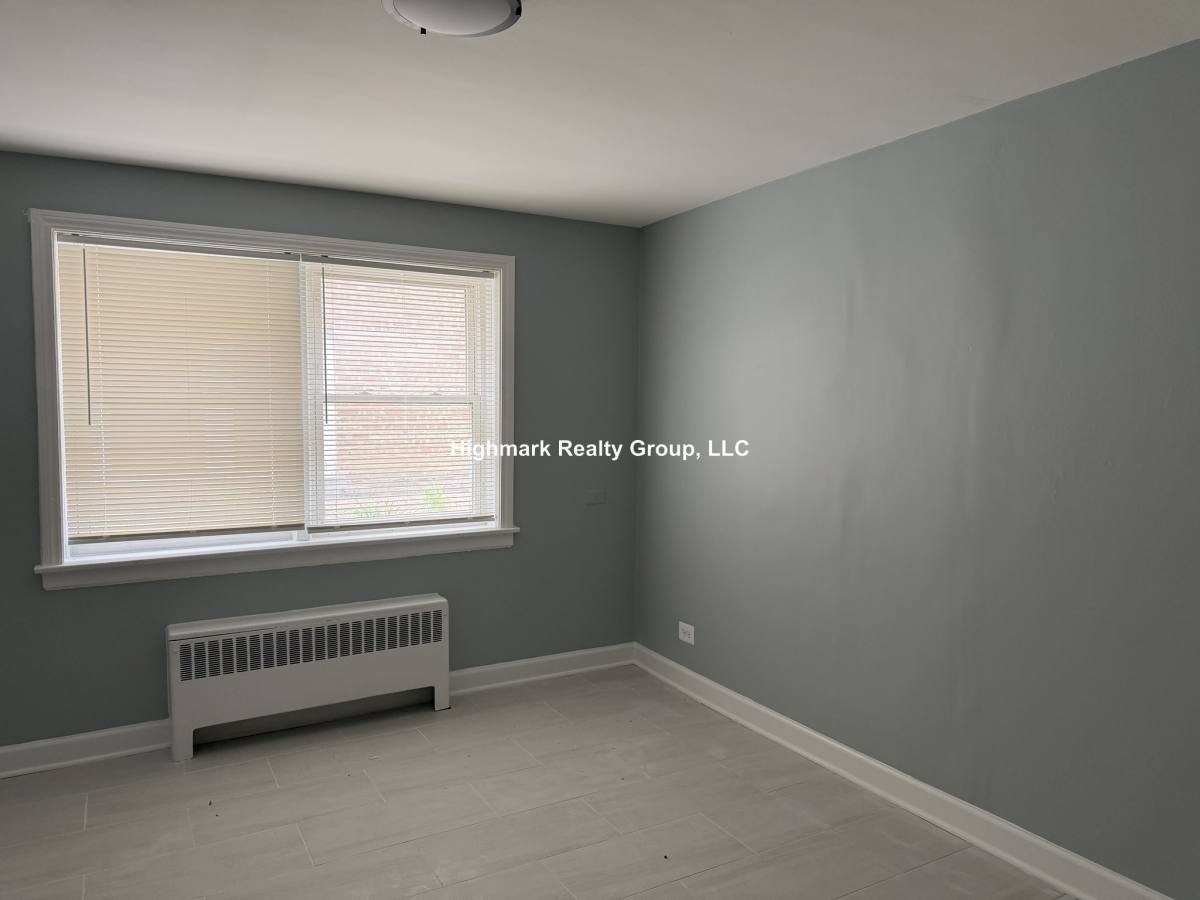 Apartment for rent at 6721 N California Ave #GW1, Chicago, IL 60645