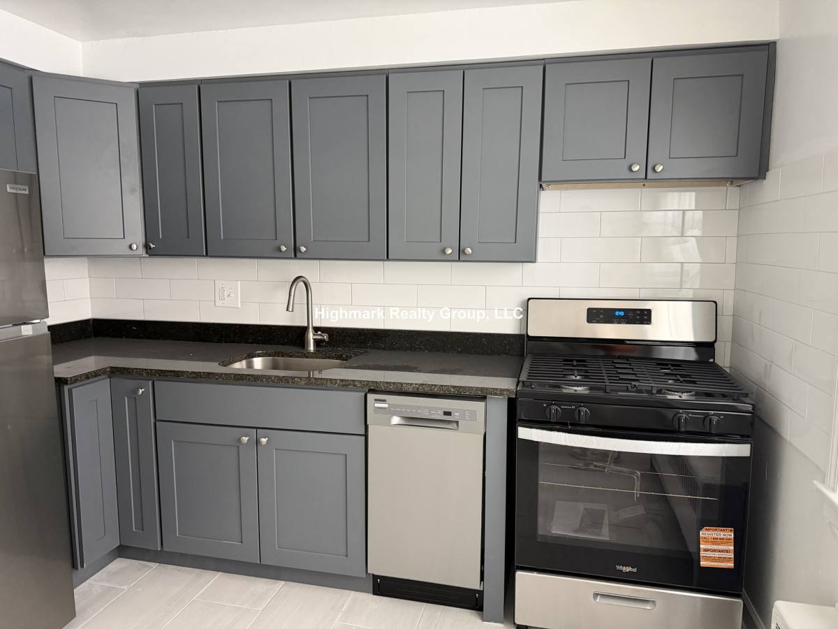 Apartment for rent at 6721 N California Ave #GW1, Chicago, IL 60645