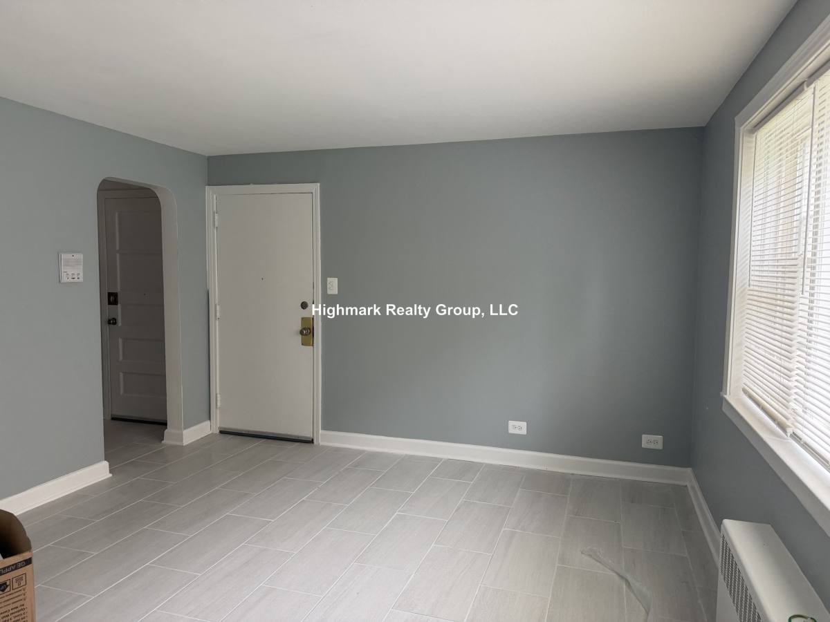 Apartment for rent at 6721 N California Ave #GW1, Chicago, IL 60645